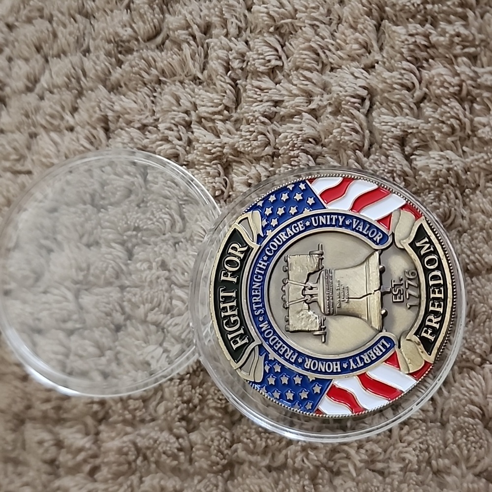 Patriotic Commemorative Coin - Picture 5 of 5